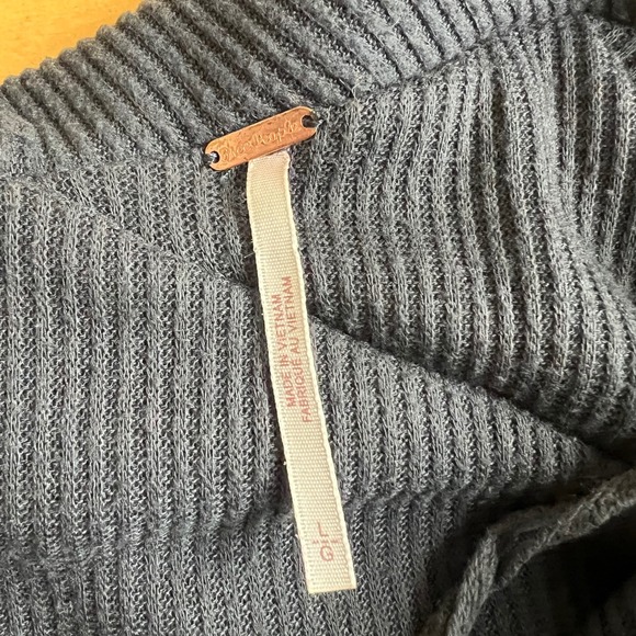 Free People Marley Top Gray Ribbed Twist Off Shoulder Long Sleeve Top Size Large - Picture 6 of 10